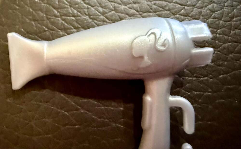 Barbie skipper silver hair dryer